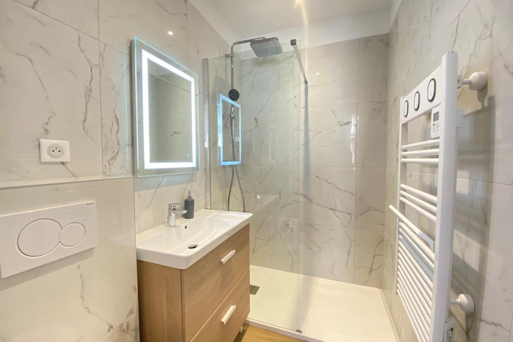 06An - Beautiful Apartment In The Heart Of Old Antibes Zewnętrze zdjęcie