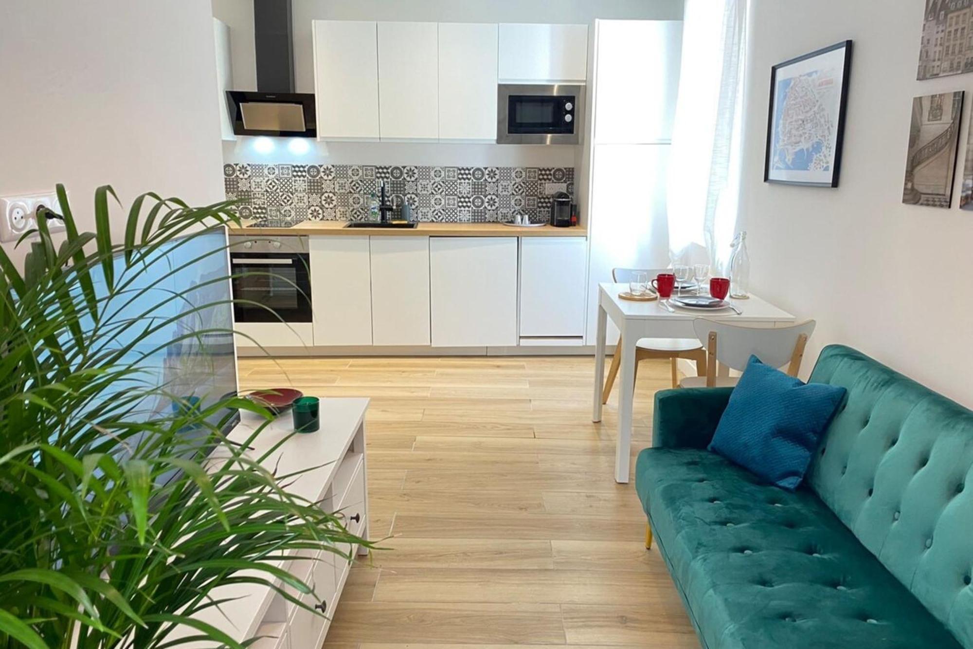 06An - Beautiful Apartment In The Heart Of Old Antibes Zewnętrze zdjęcie